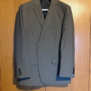 Brown tweed sport coat. Near new condition